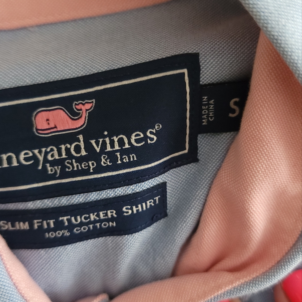 Vineyard Vines Button Down Collared Slim Fit Tuck… - image 3